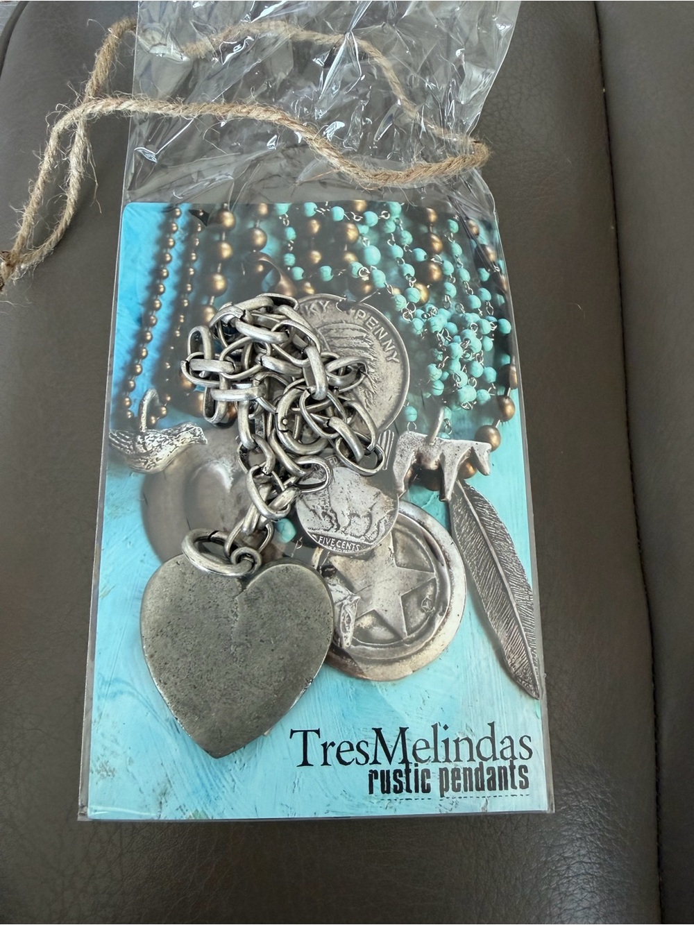 New Tres Melinda’s Vintage-Style Large Rustic Pewter Heart Necklace - - Picture 2 of 6